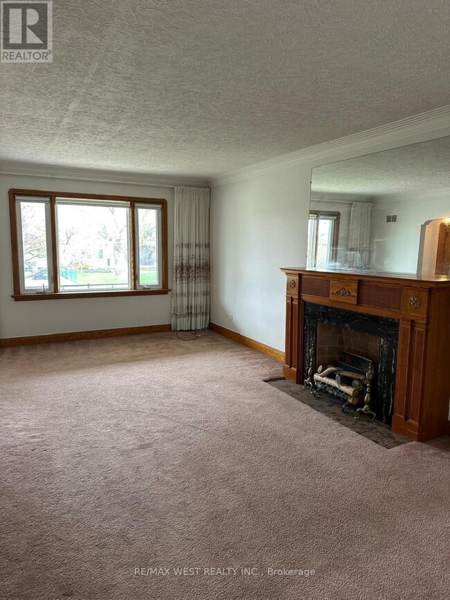 Building Photo - 202 Rustic Rd