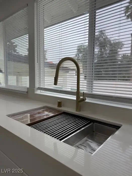 Foto del edificio - 4054 Venita Ct