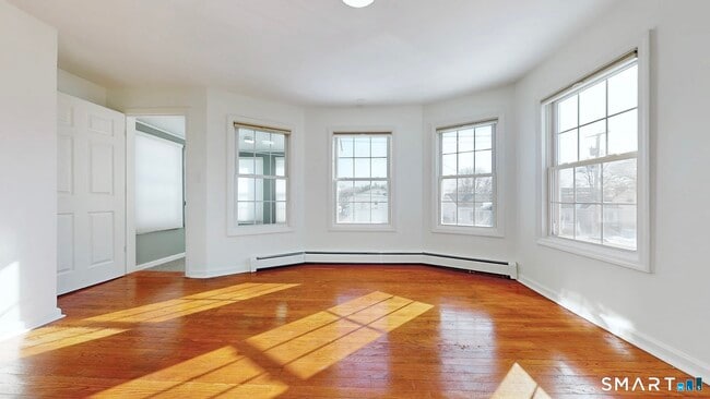 Building Photo - 108 Adams St