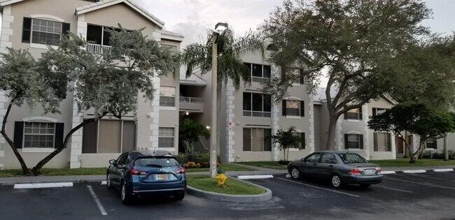 Foto del edificio - 2850 N Oakland Forest Dr