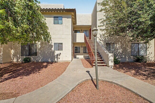 Foto del edificio - 750 E Northern Ave