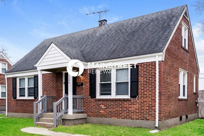 Foto del edificio - 4 Bedroom Pet-Friendly Home in Louisville,...
