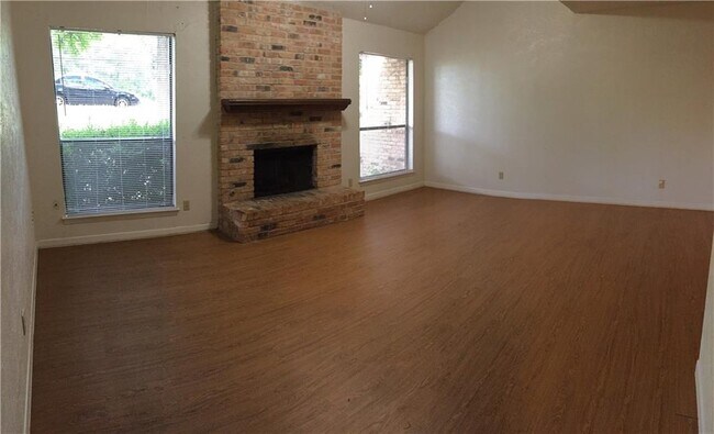 Building Photo - 3216 Tamarron Blvd