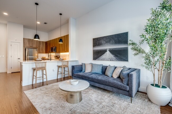 Foto del edificio - 4600 Ross