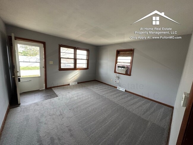 Building Photo - 911 Castlewood Ave