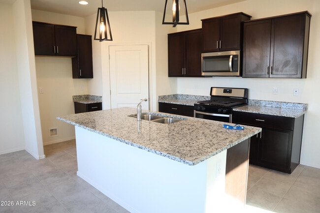 Building Photo - 10676 W Golson Dr