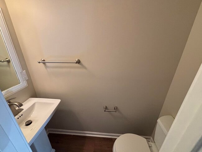 Building Photo - 575 El Paseo Pl