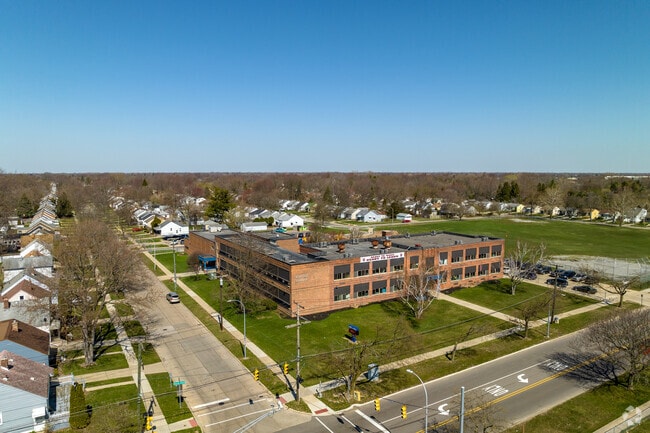 Beacon Elementary School, is a great school to send your children too in Harper Woods.
