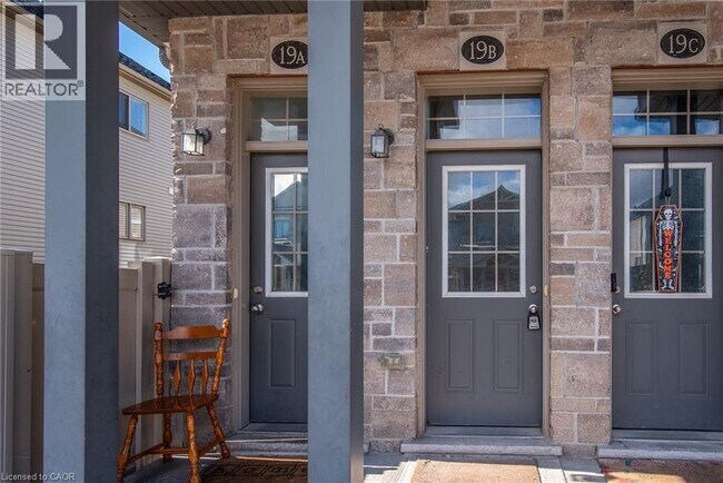 Photo du bâtiment - 388 Old Huron Rd