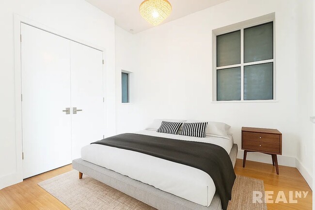 Building Photo - 177 Concord St