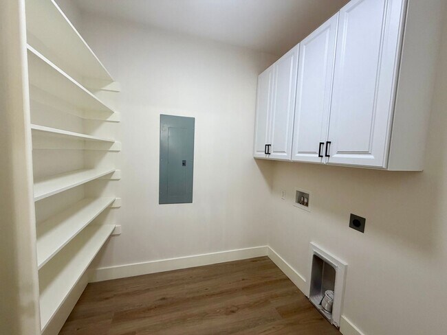 Building Photo - Magnolia Drive is Ready for YOU!