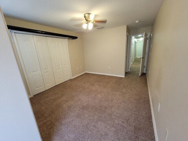 Building Photo - 2 Bedroom 2.5 Bath Condo in Cobblestone