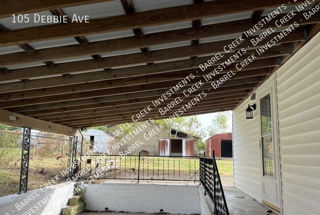 Building Photo - 105 Debbie Ave