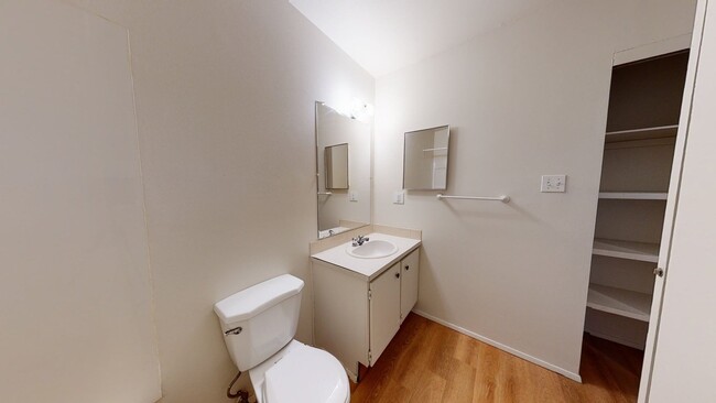 Building Photo - Broadmoor