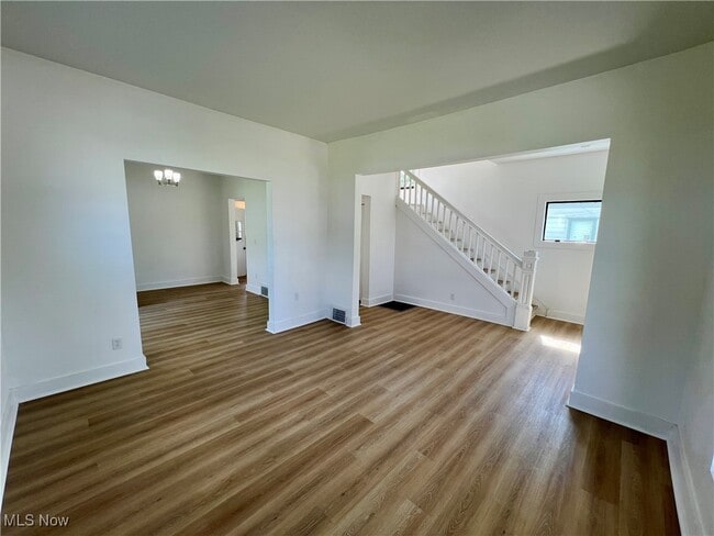Building Photo - 117 W 29th St