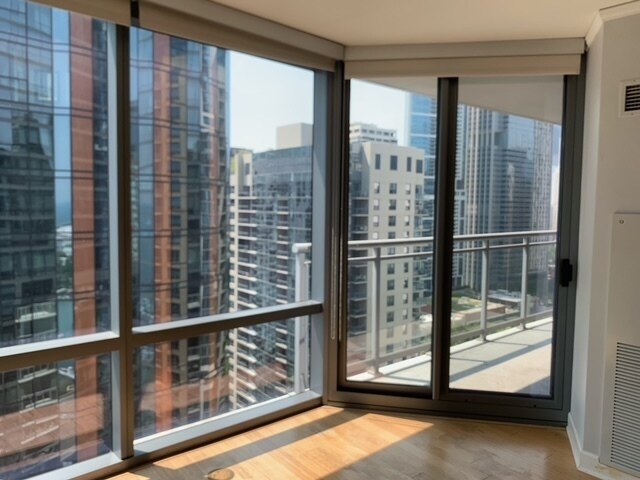 Foto del edificio - 450 E Waterside Dr