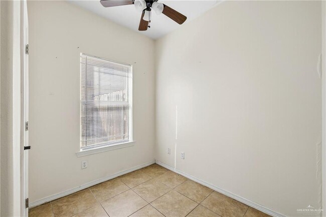 Building Photo - 1309 W Fig Ave