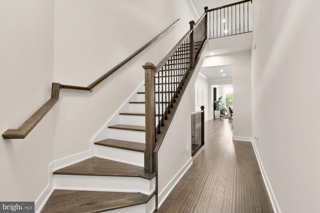 Building Photo - 2220 Red Pine Loop