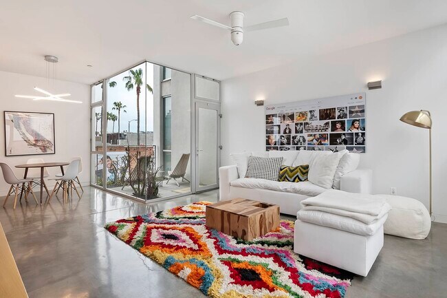 Building Photo - 1121 Abbot Kinney Blvd