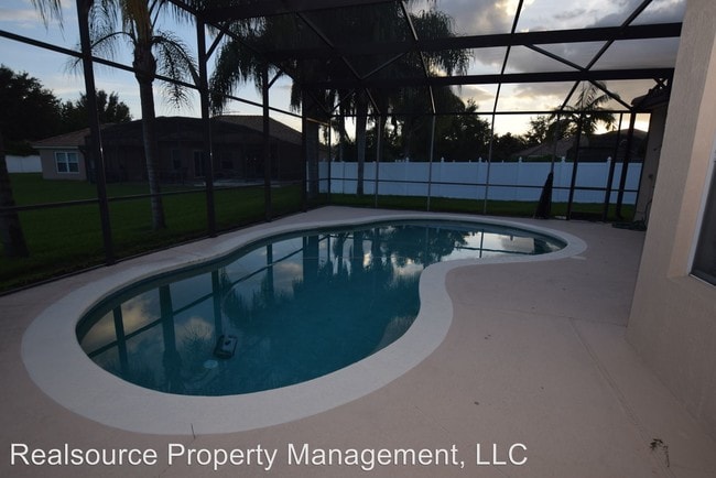 Building Photo - 6431 Chatham View Ct