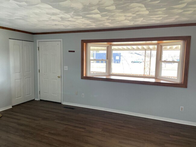 Foto del edificio - 3 Bedroom/1 1/2 Bath Home In Huber Heights