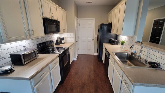 Foto del edificio - 2 Bed, 2 Bath Townhome in Mauldin is Available