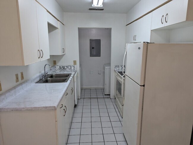 Foto del edificio - 3600 SW 23rd St
