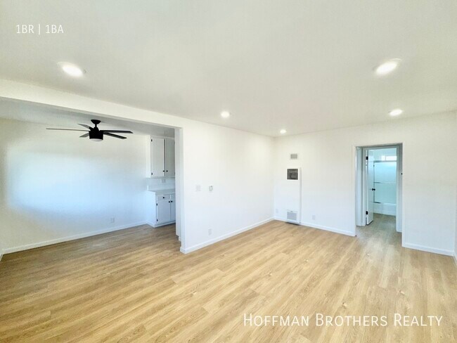 Foto del edificio - 14807 Normandie Ave