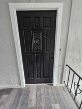 Building Photo - 126 W 15th Ave