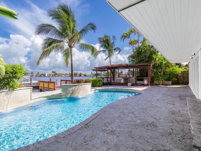 Building Photo - 1265 N Biscayne Point Rd