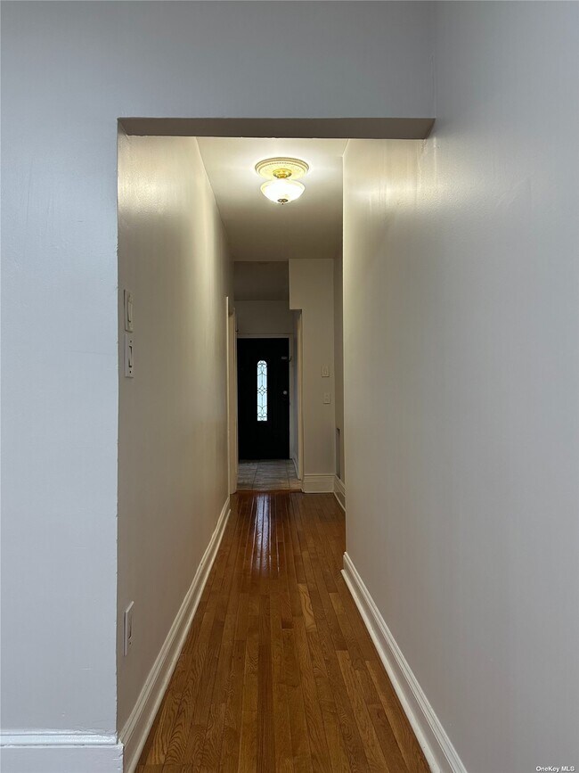 Foto del edificio - 84-31 122nd St