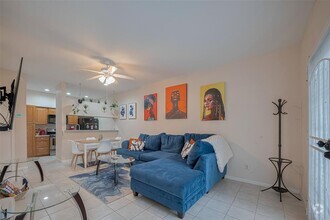 Building Photo - 2121 El Paseo St