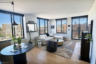 Building Photo - 415 Newark St.