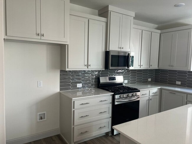 Building Photo - 3 Bedroom Townhome in Frisco