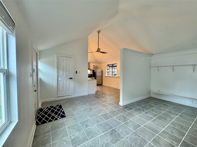 Foto del edificio - 2413 Woodhead St