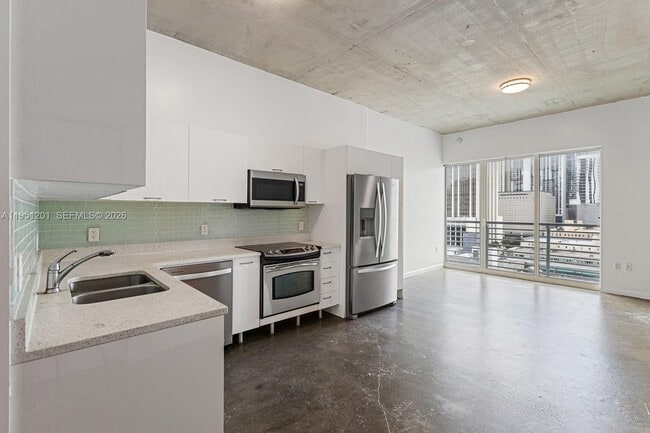 Building Photo - 133 NE 2nd Ave