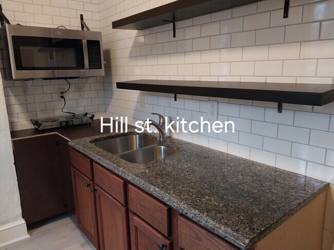 Kitchen - 489 Hill St SE