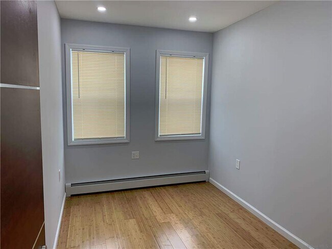 Foto del edificio - 113-05 205th St