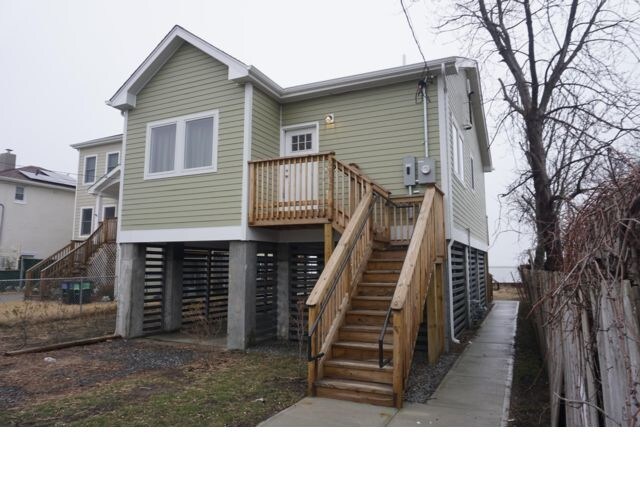 Primary Photo - 69-32 Bayfield Ave