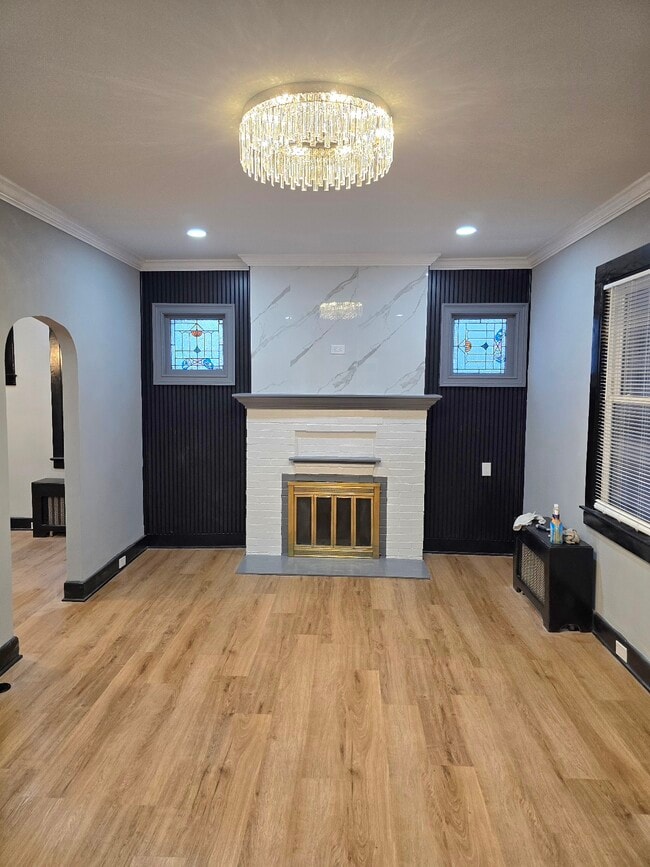 Foto del edificio - 33 Delawanna Ave