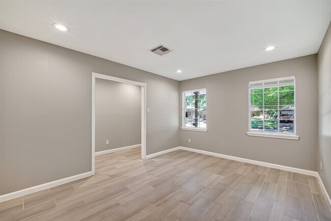 Foto del edificio - 7607 Tanager St
