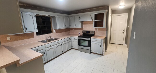 Building Photo - 1328 Andrews St