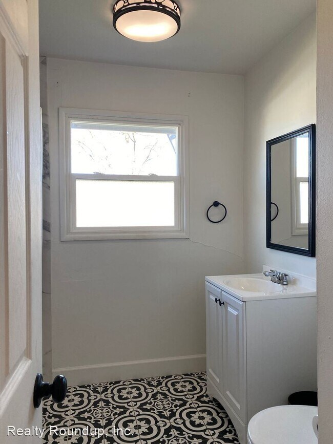 Foto del edificio - 3 br, 2 bath House - 1102 W Downs St