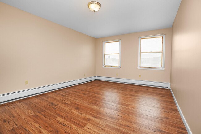 Foto del edificio - 200 Culver Ave