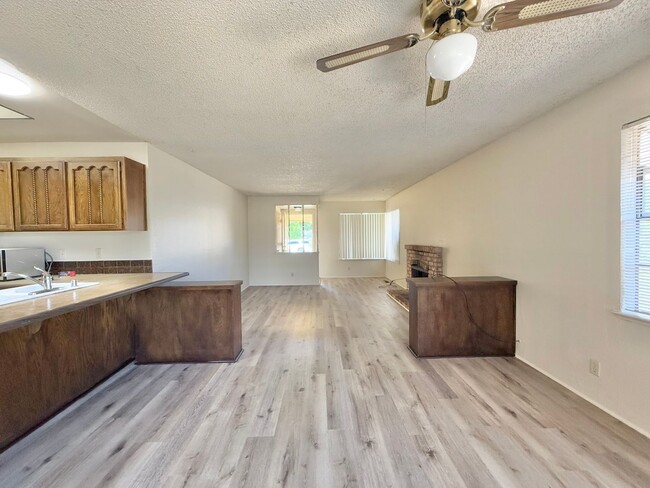 Building Photo - 2 Bedroom Duplex in Morgan Hill