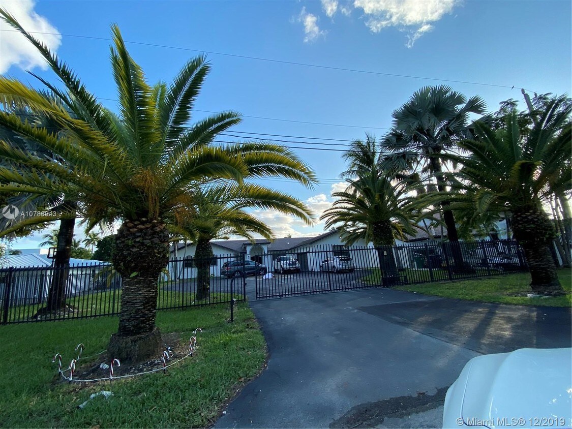 Primary Photo - 13980 SW 34th St