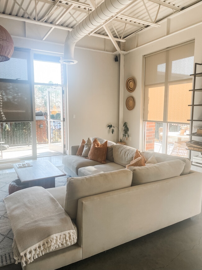 Building Photo - 5200 Peachtree Rd