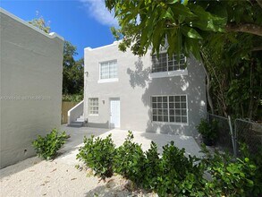 Building Photo - 553 NE 65th St