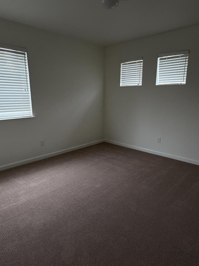 Foto del edificio - 3437 Greenfield Ave