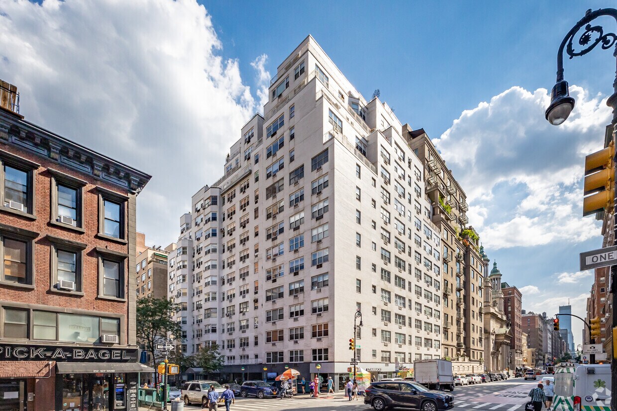 Primary Photo - 150 E 77th St
